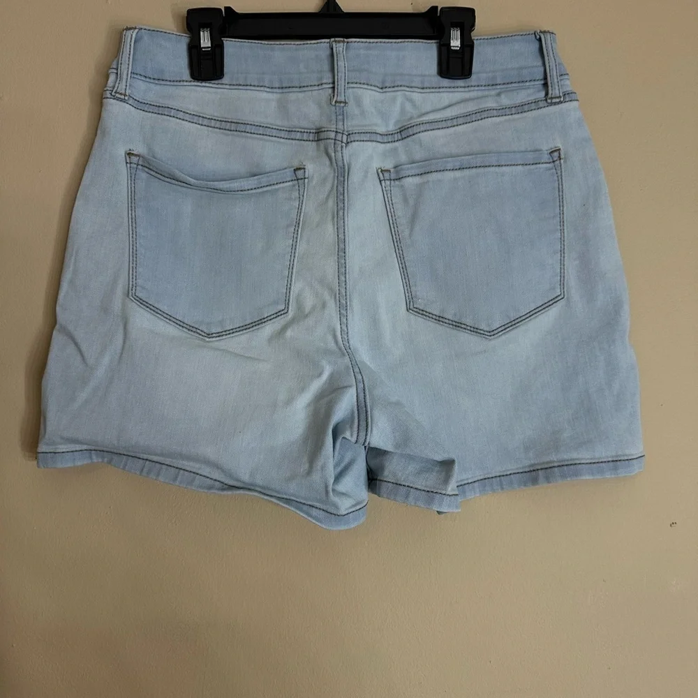 Nine West shorts light blue 8 - Picture 2 of 3